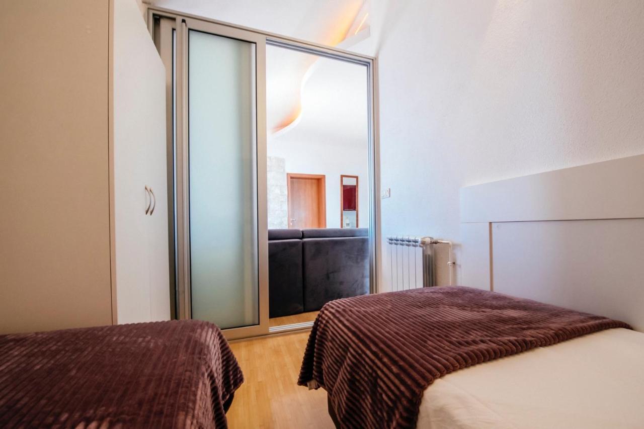 Apartments Amari Starigrad Paklenica Exterior photo